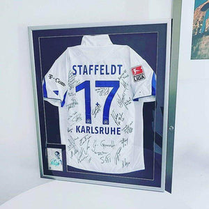 Maillot de Karlsruher SC Timo Staffeldt en cadre